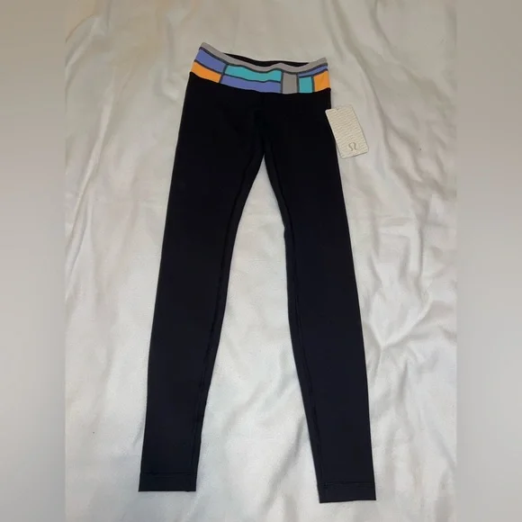 Lululemon Old Stock Reversible Wunder Under Leggings “Black, multi color”  Size